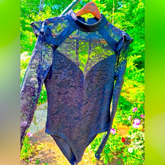 NWOT BLACK LONG SLEEVE LACE BODYSUIT - Picture 2 of 8